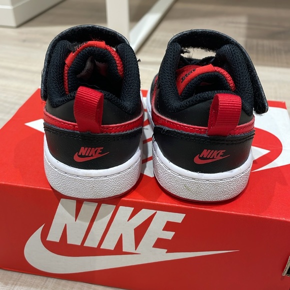 ✨LIKE NEW✨NIKE 5C COURT BOROUGH LOW 2 - black, red and white shoes - Picture 5 of 9